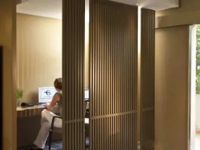 Escale Oceania Aix-En-Provence Hotel 3*,